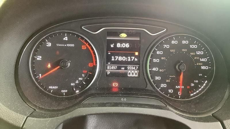 Begagnad Audi A3 Sport 2017 Grå Sedan