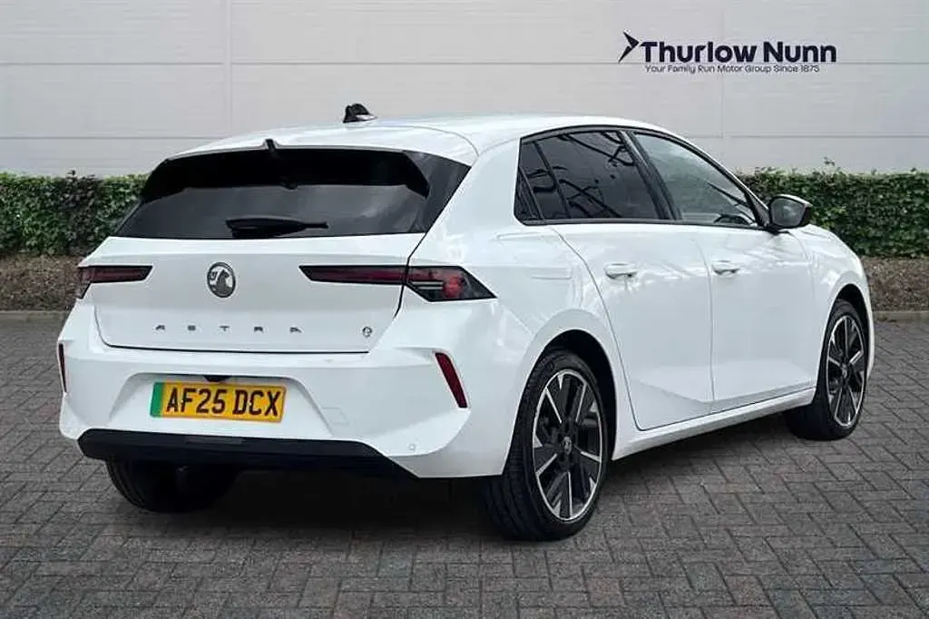 Used Vauxhall Astra 114 kW (156 HP) 2025 White Hatchback