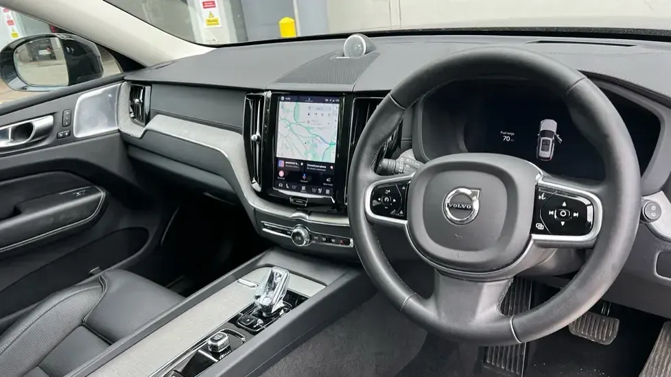 Used Volvo XC60 Ultra 250 HP (183 kW) 2025 Grey SUV