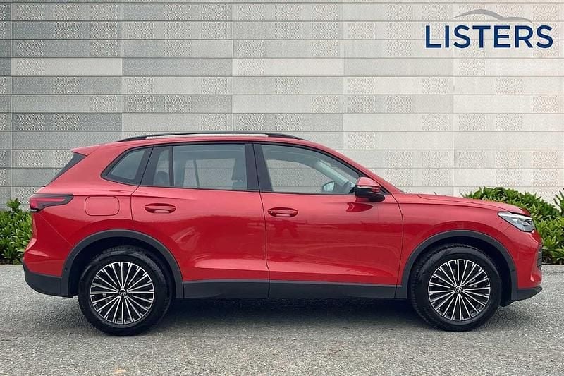 Used VW Tiguan Life 150 HP (110 kW) 2024 Persimmon red SUV