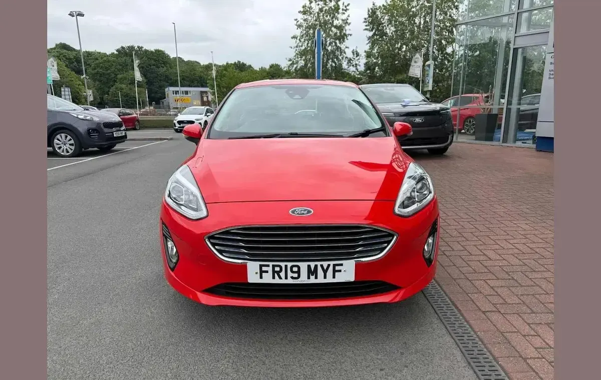 Used Ford Fiesta Zetec 99 HP (72 kW) 2019 Red Hatchback