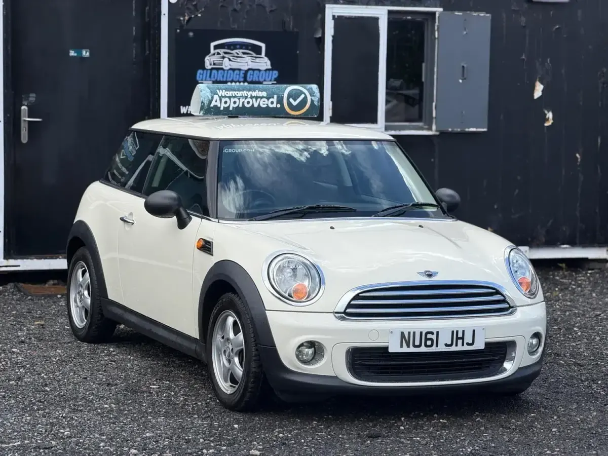 Used Mini ONE Hatch 98 HP (72 kW) 2011 White Hatchback