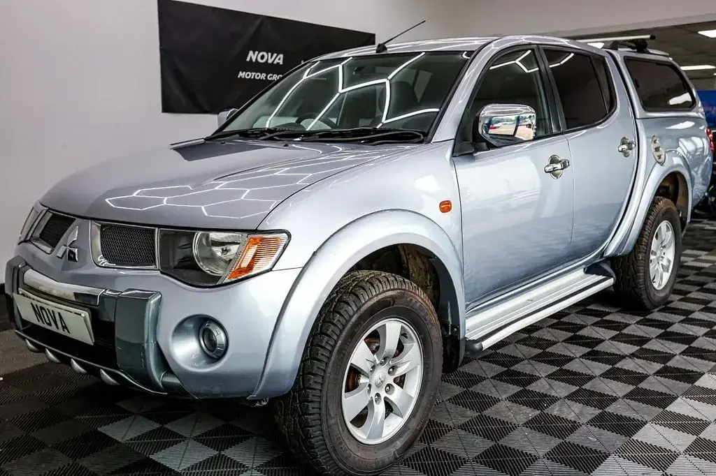Used Mitsubishi L200 134 HP (98 kW) 2009 Silver Pickup