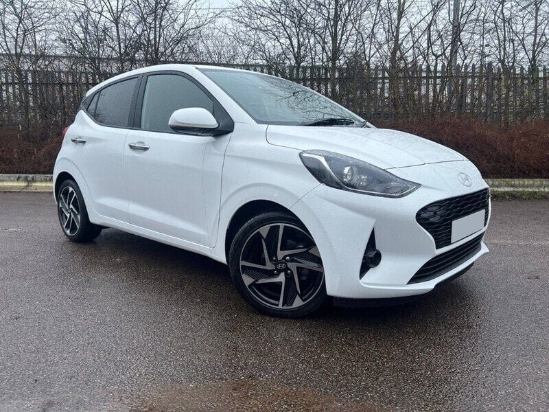 White Used 2023 Hyundai i10 Premium Hatchback | £15,795 (Fair price) - Image 1/4