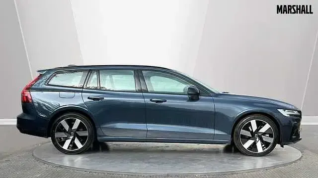 Used Volvo V60 Plus 350 HP (257 kW) 2026 Special metallic  denim blue Estate