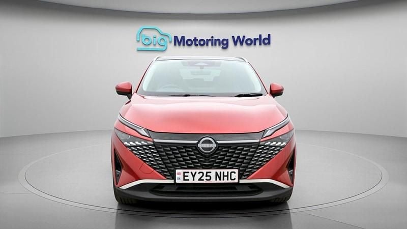 Used Nissan Qashqai N-Connecta 140 HP (102 kW) 2025 Red SUV