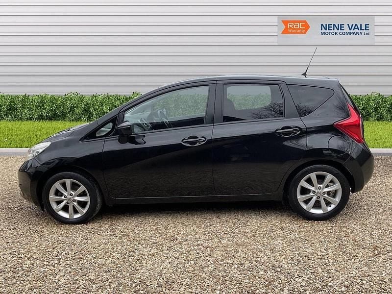 Used Nissan Note Tekna 90 HP (66 kW) 2013 Black Hatchback