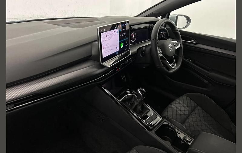 Used VW Golf VIII R-line 150 HP (110 kW) 2025 Silver Hatchback