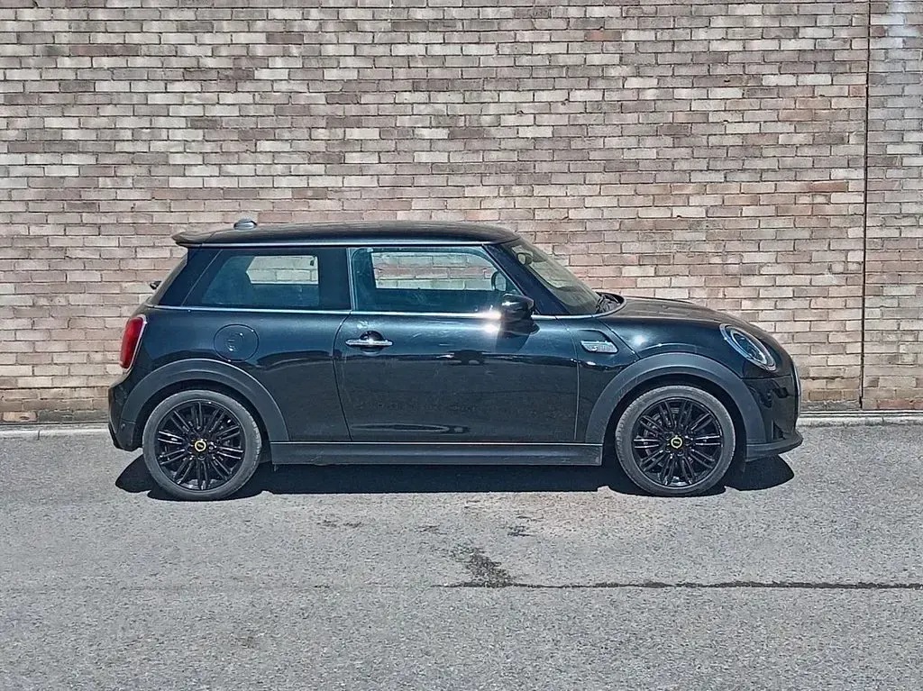 Used Mini Cooper SE Hatch 135 kW (184 HP) 2023 Black Hatchback