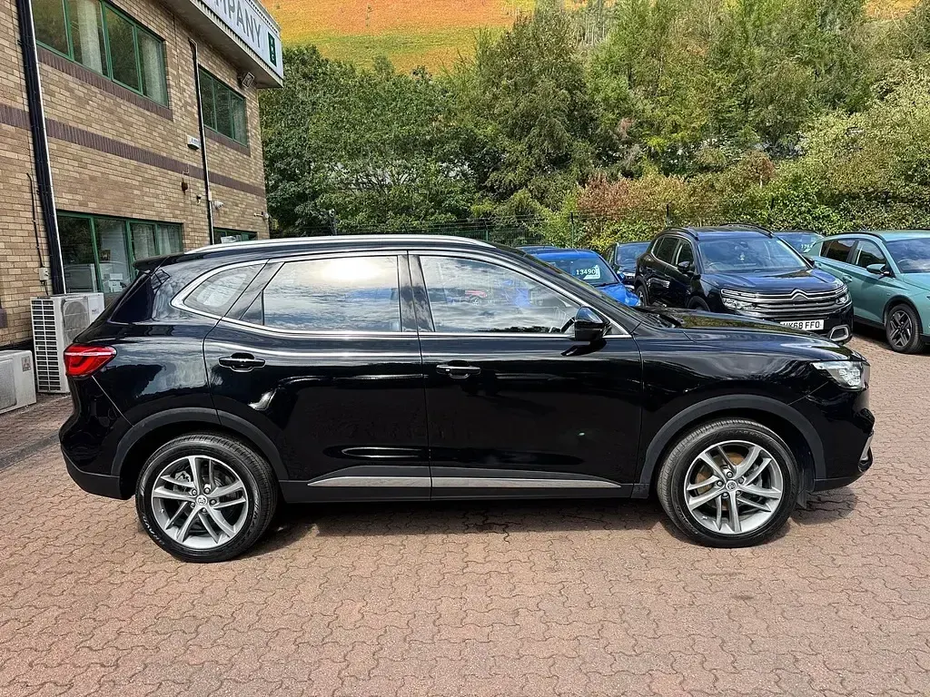 Used MG HS 162 HP (119 kW) 2023 Black SUV