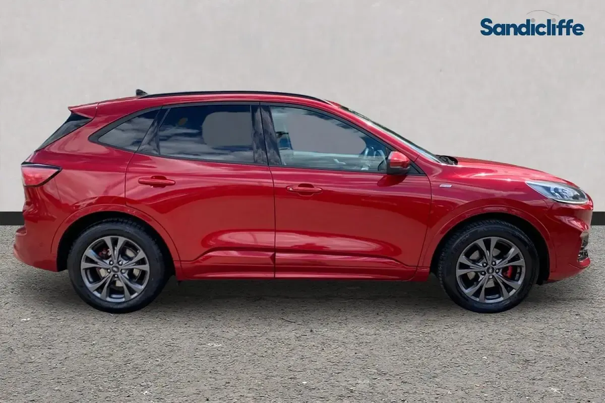 Używany Ford Kuga ST-Line 190 KM (139 kW) 2020 Czerwony SUV