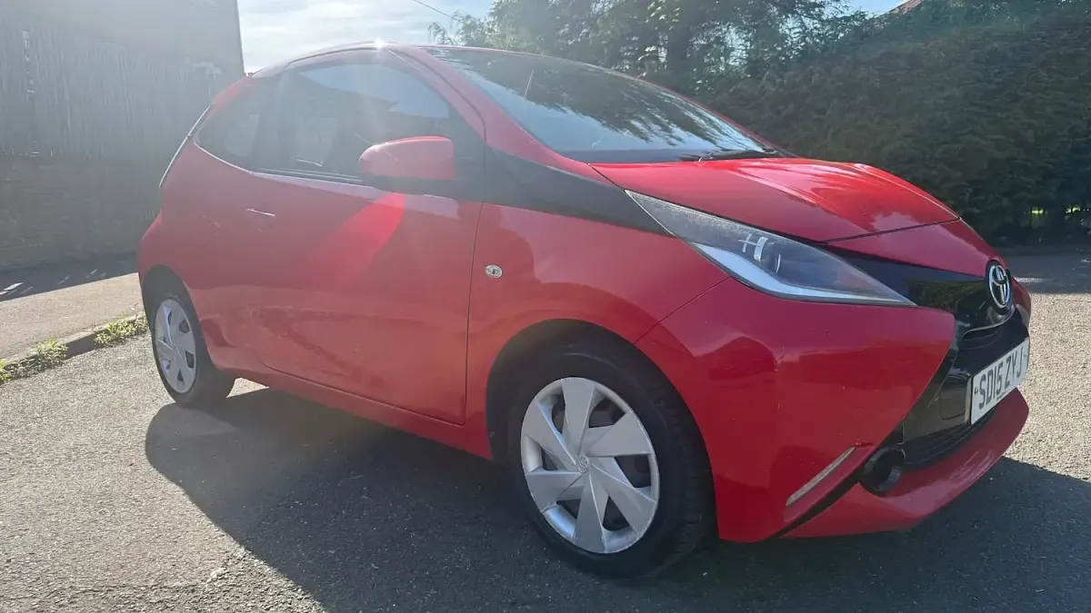 Used Toyota Aygo X-play 69 HP (50 kW) 2015 Red Hatchback