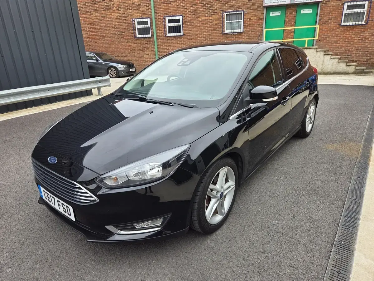 Used Ford Focus Titanium 120 HP (88 kW) 2017 Black Hatchback