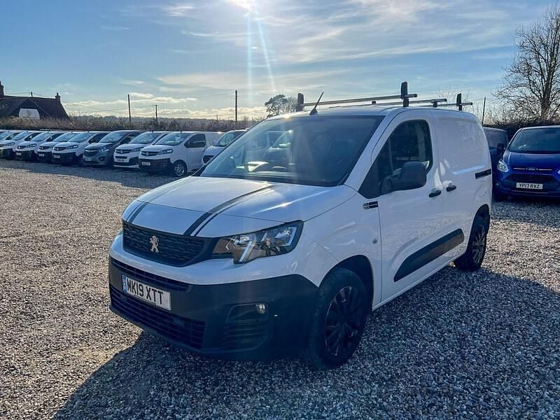 Used Peugeot Partner 2019 White MPV