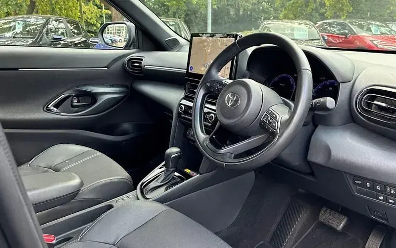 Used Toyota Yaris Cross 131 HP (96 kW) 2025 Grey SUV