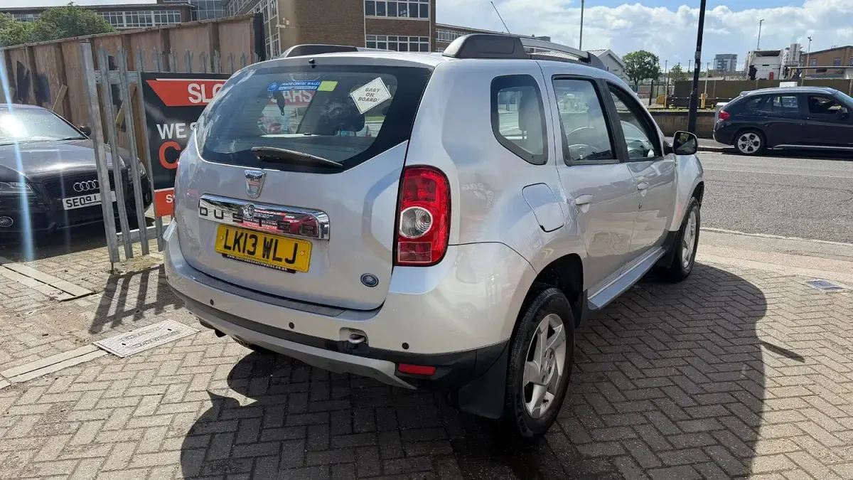 Used Dacia Duster Lauréate 110 HP (80 kW) 2013 Silver SUV