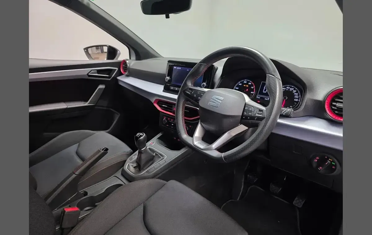 Used Seat Ibiza FR 108 HP (79 kW) 2023 White Hatchback