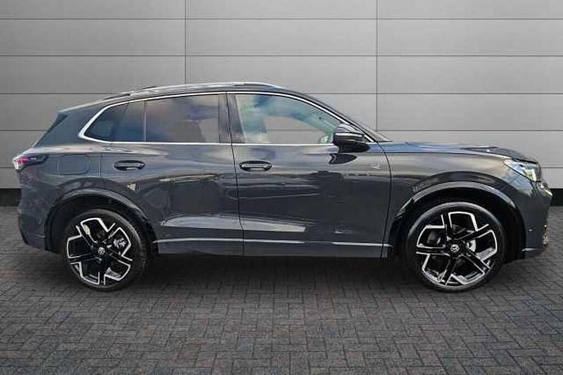 Used VW Tiguan R-line 150 HP (110 kW) 2025 Urano grey SUV