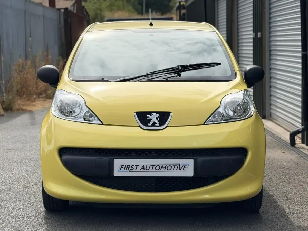 Used Peugeot 107 68 HP (50 kW) 2007 Yellow Hatchback