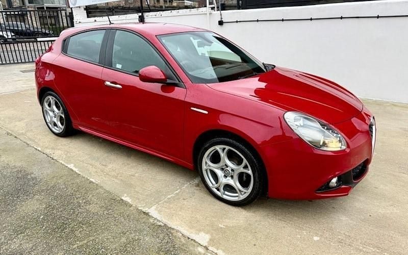 Begagnad Alfa Romeo Giulietta 120 HK (88 kW) 2019 Halvkombi