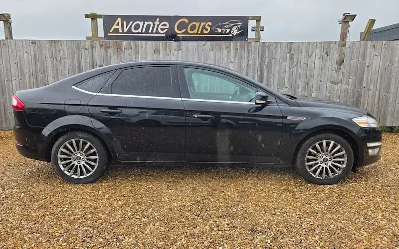 Usado Ford Mondeo Business Edition 140 CV (102 kW) 2013 Negro Utilitario