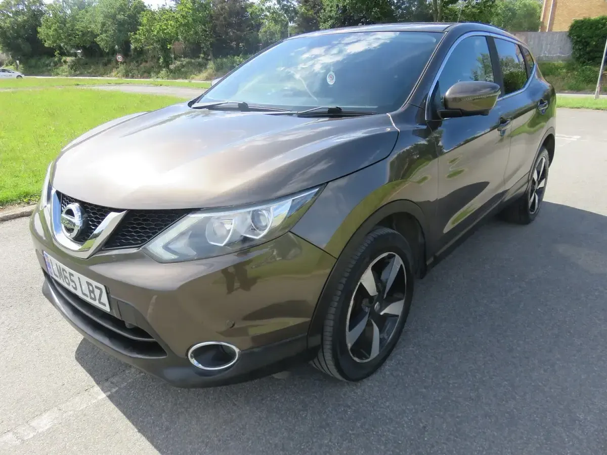 Used Nissan Qashqai N-TEC 115 HP (84 kW) 2015 Beige SUV