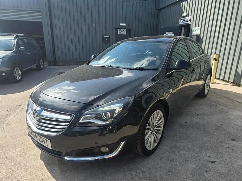 Second-hand Vauxhall Insignia Design Edition 140 CP (102 kW) 2014 Negru Hatchback