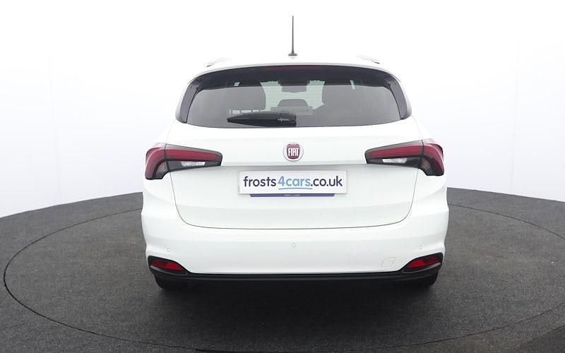 Used Fiat Tipo Life 101 HP (74 kW) 2021 White Estate