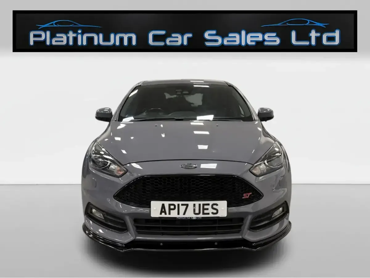 Used Ford Focus ST 185 HP (136 kW) 2017 Grey Hatchback