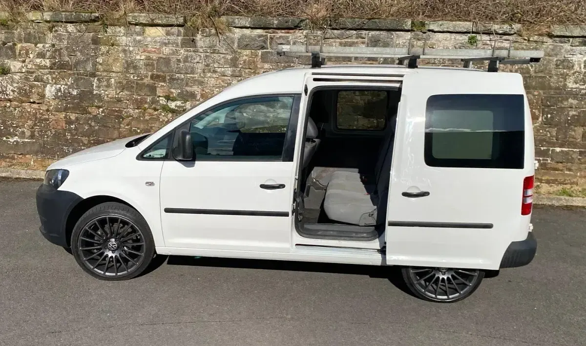Used VW Caddy 102 HP (75 kW) 2012 White MPV