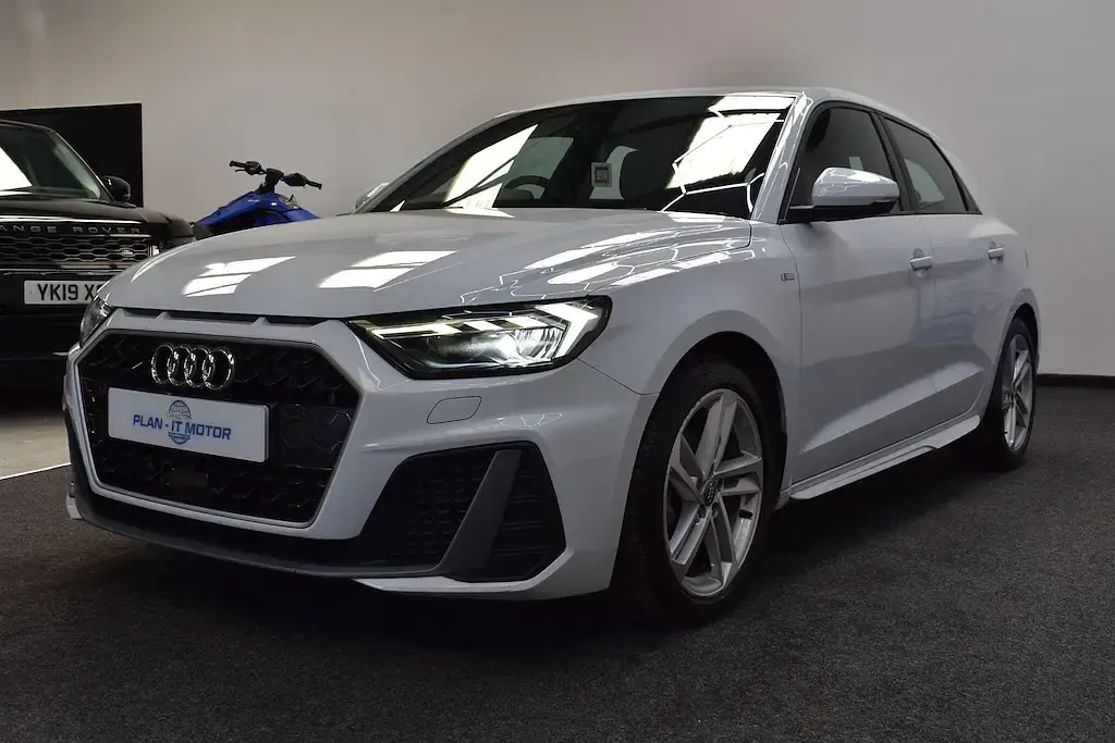 Used Audi A1 Sportback S-Line 116 HP (85 kW) 2019 White Hatchback