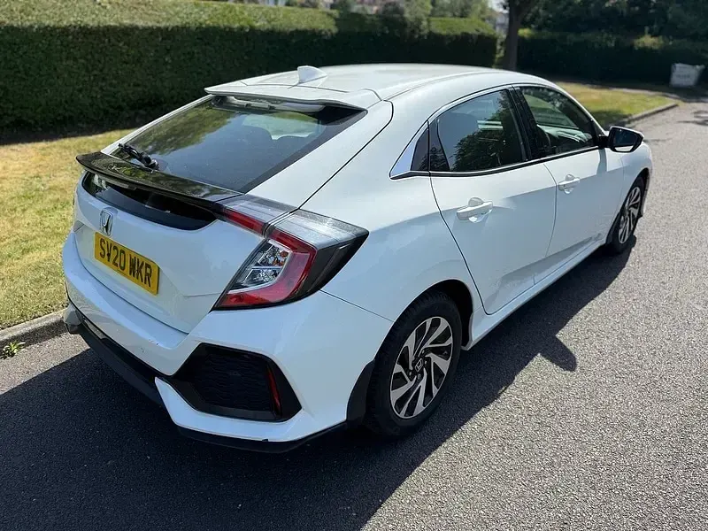 Used Honda Civic SE 126 HP (92 kW) 2020 White Hatchback