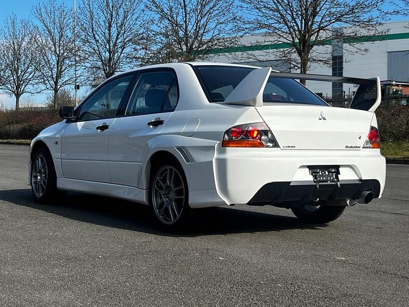 Used Mitsubishi Lancer Evolution 2003 White Sedan