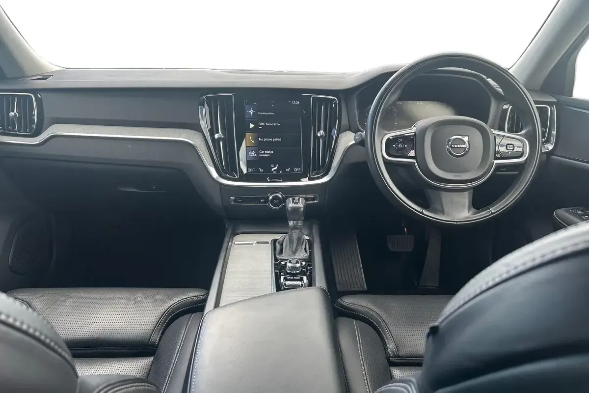 Usado Volvo V60 Inscription 190 CV (139 kW) 2020 Plateado Familiar