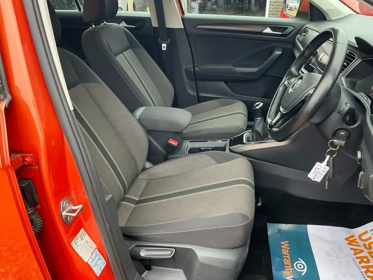 Used VW T-Roc SE 115 HP (84 kW) 2018 Orange SUV