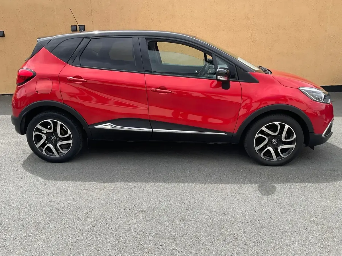 Used Renault Captur Dynamique 110 HP (80 kW) 2017 Red SUV