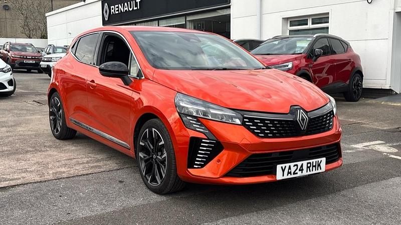 Used Renault Clio V Techno 143 HP (105 kW) 2024 Orange  Hatchback