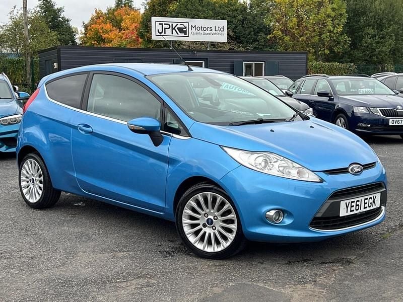 Used Ford Fiesta Titanium 96 HP (70 kW) 2011 Blue Hatchback