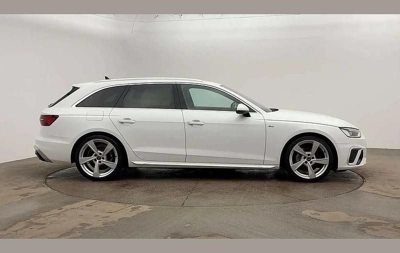 Used Audi A4 S-Line 200 HP (147 kW) 2024 White Estate