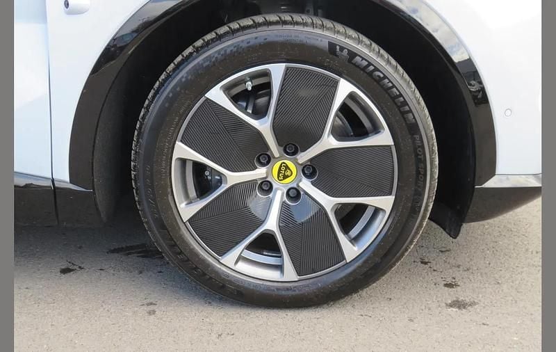 Used Lotus Eletre 450 kW (612 HP) 2025 White SUV