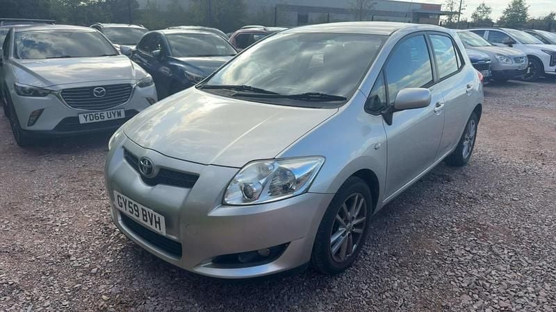 Silver Used 2009 Toyota Auris Hatchback | £1,995 (Super price) - Image 1/4