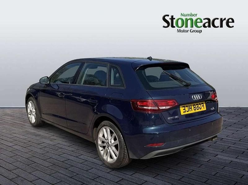 Usado Audi A3 150 HP (110 kW) 2018 Azul Sedan