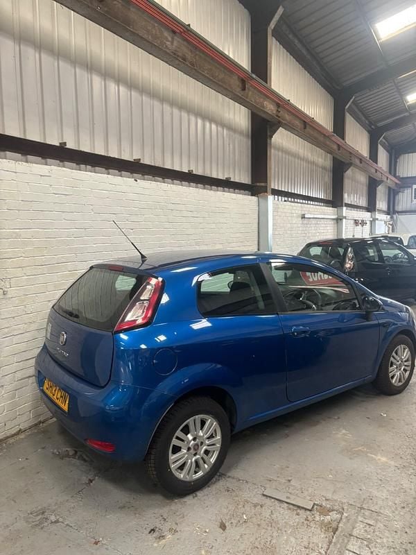 Used Fiat Punto Easy 77 HP (56 kW) 2013 Blue Hatchback