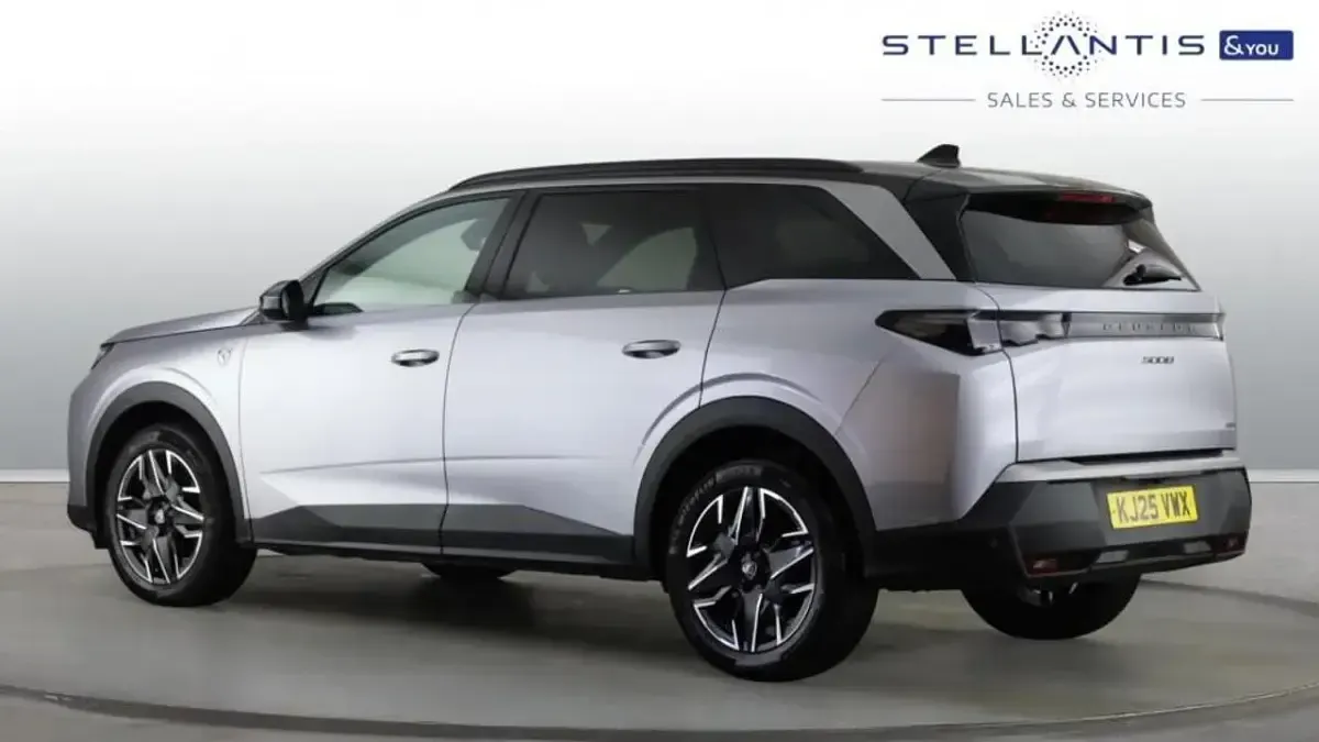 Used Peugeot 5008 Allure 143 HP (105 kW) 2025 Grey SUV