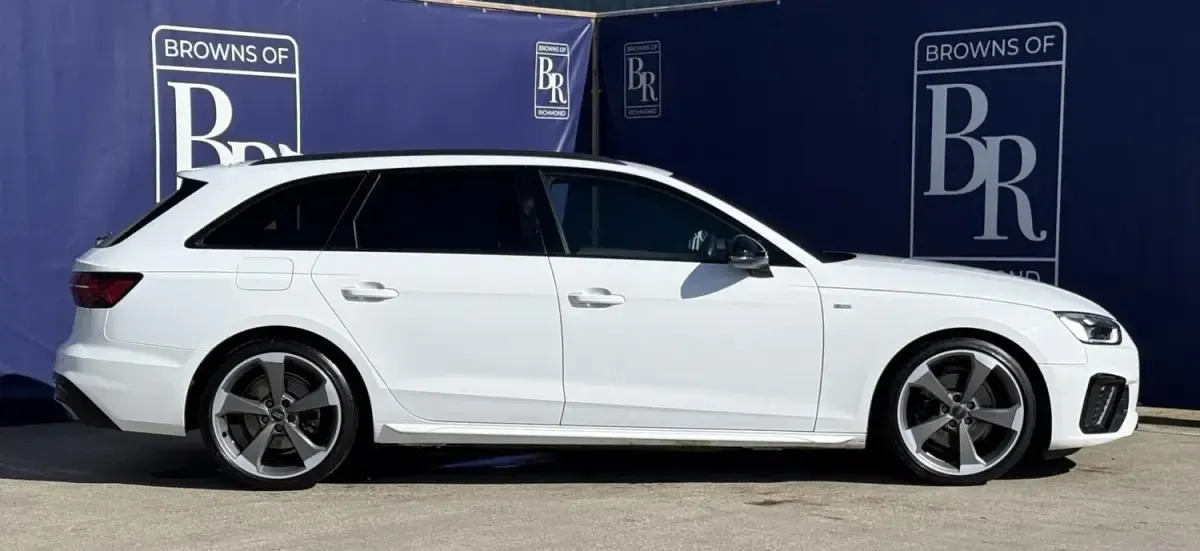 Używany Audi A4 Black Edition 150 KM (110 kW) 2020 Biały Kombi