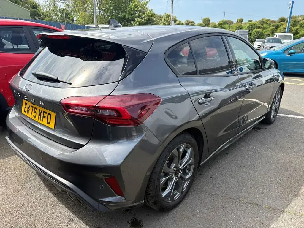 Used Ford Focus ST-Line 2025 Magnetic grey Hatchback