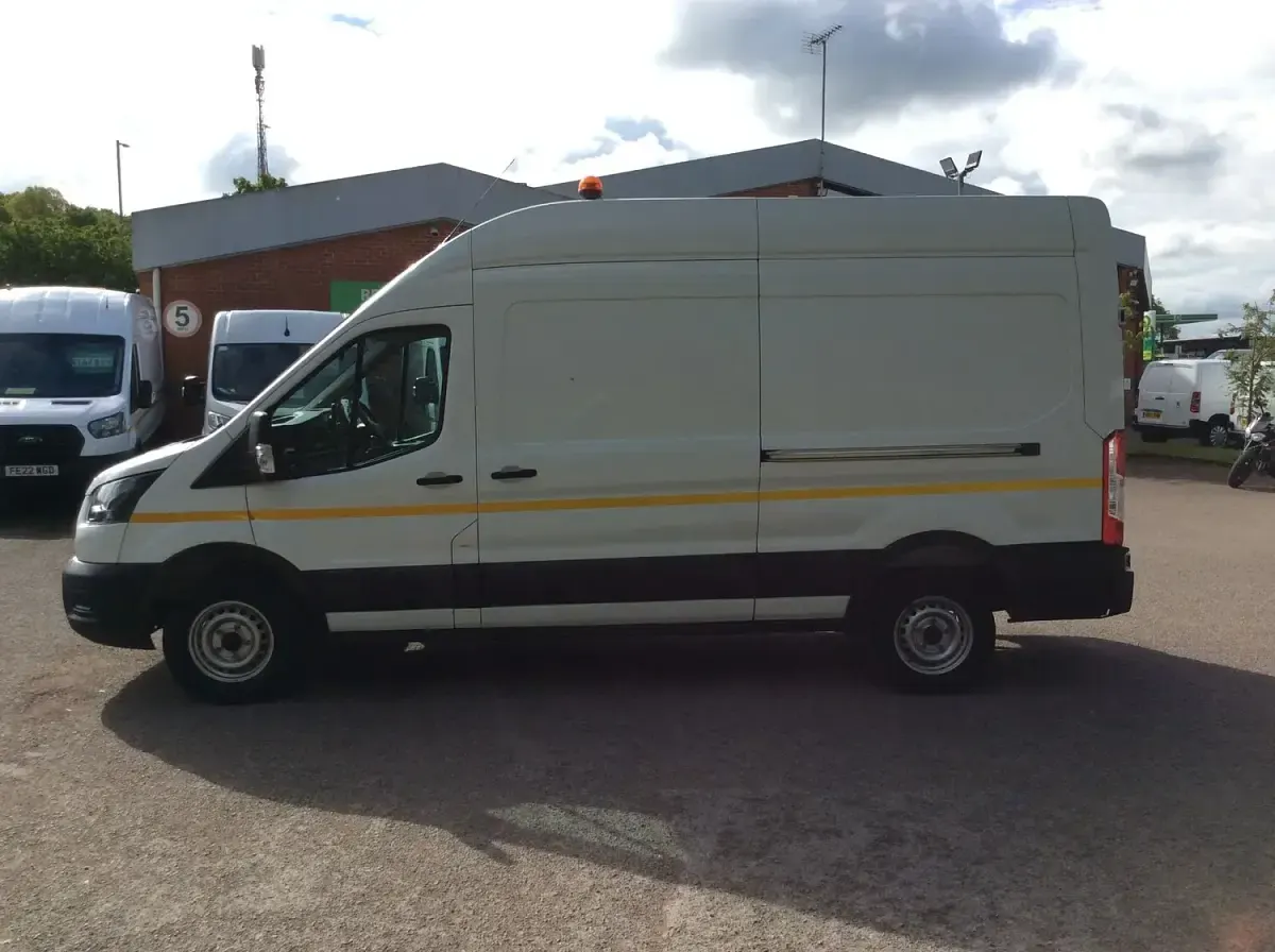 Used Ford Transit 130 HP (95 kW) 2022 White Van