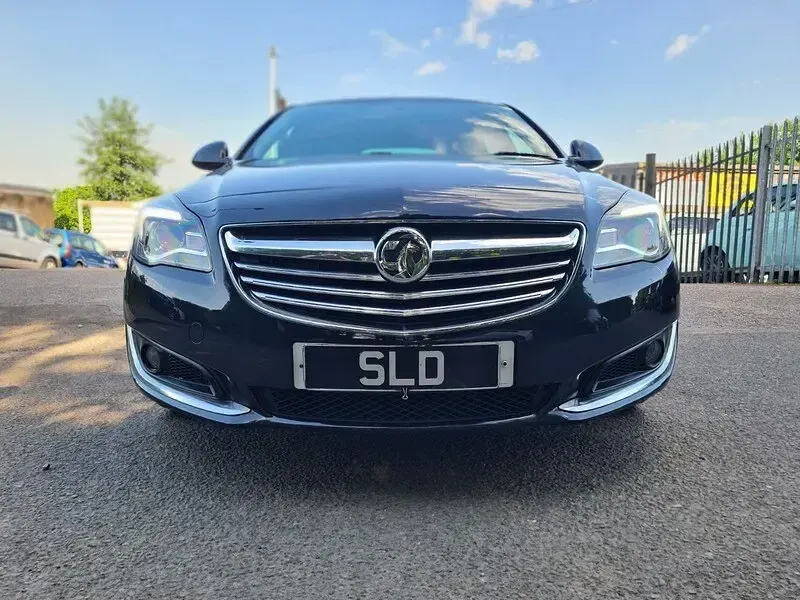 Used Vauxhall Insignia SRi 140 HP (102 kW) 2014 Black Hatchback