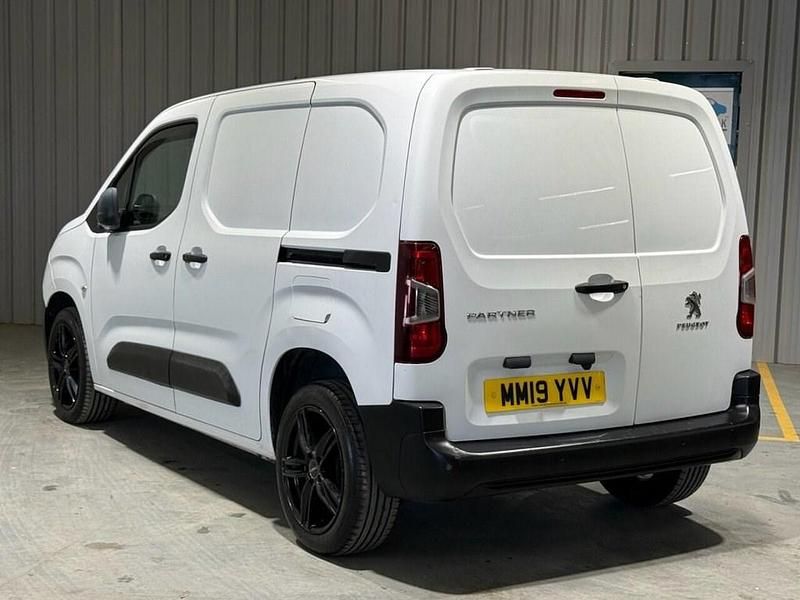 Used Peugeot Partner 2019 White MPV
