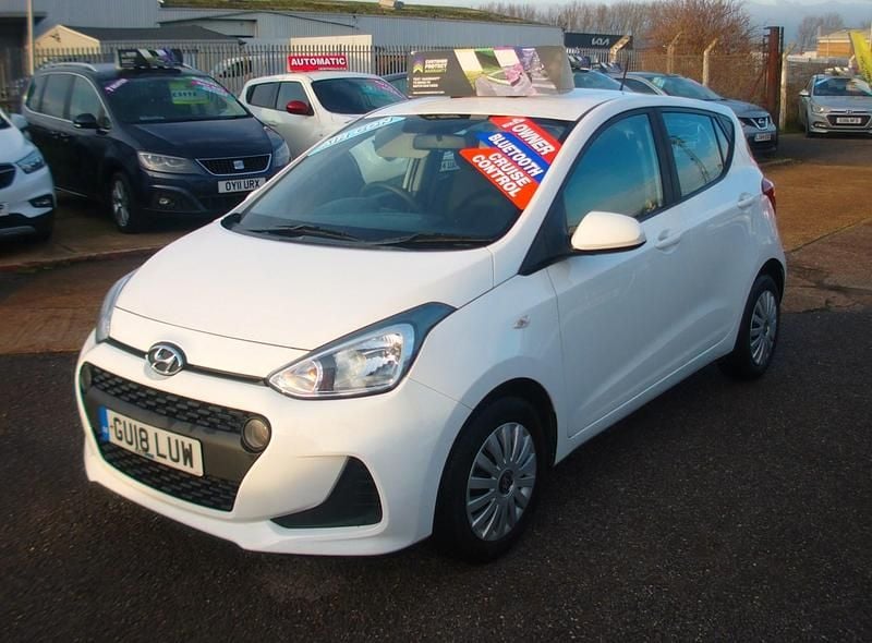 Used Hyundai i10 SE 66 HP (48 kW) 2018 White Hatchback